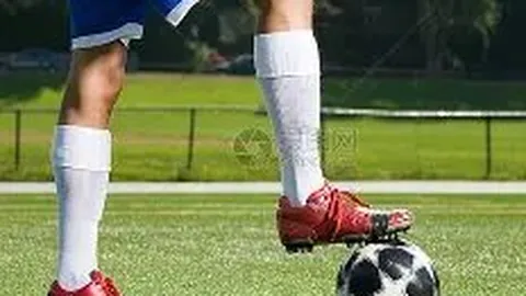 曼城客场2-2逼平水晶宫，曼联主场2-3遭诺丁汉森林逆转